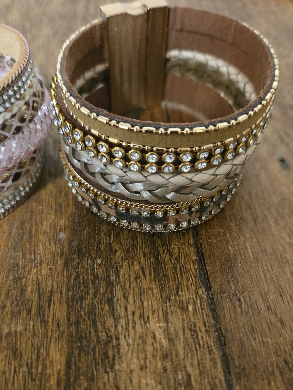 Multilayer bracelets - Picture 4 of 9